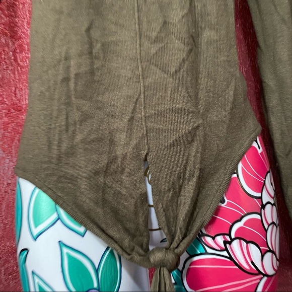 Francescas Olive Green Tie Front Long Sleeve - Picture 3 of 4